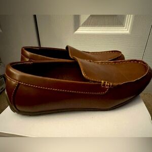NIB Crown & Ivy Brown Leather Loafers Size 1.